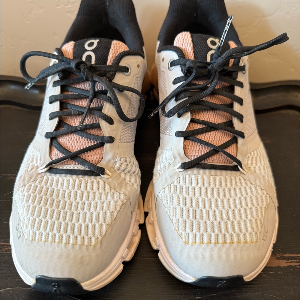 On Running Women's Athletic Shoes - White and Pink